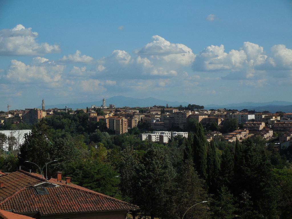 VICO ALTO. Appartamento su due piani con terrazzi