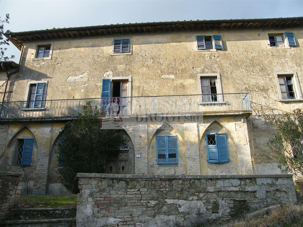 Certaldo (FI) - Azienda con fabbricati e 147 ha di terreno