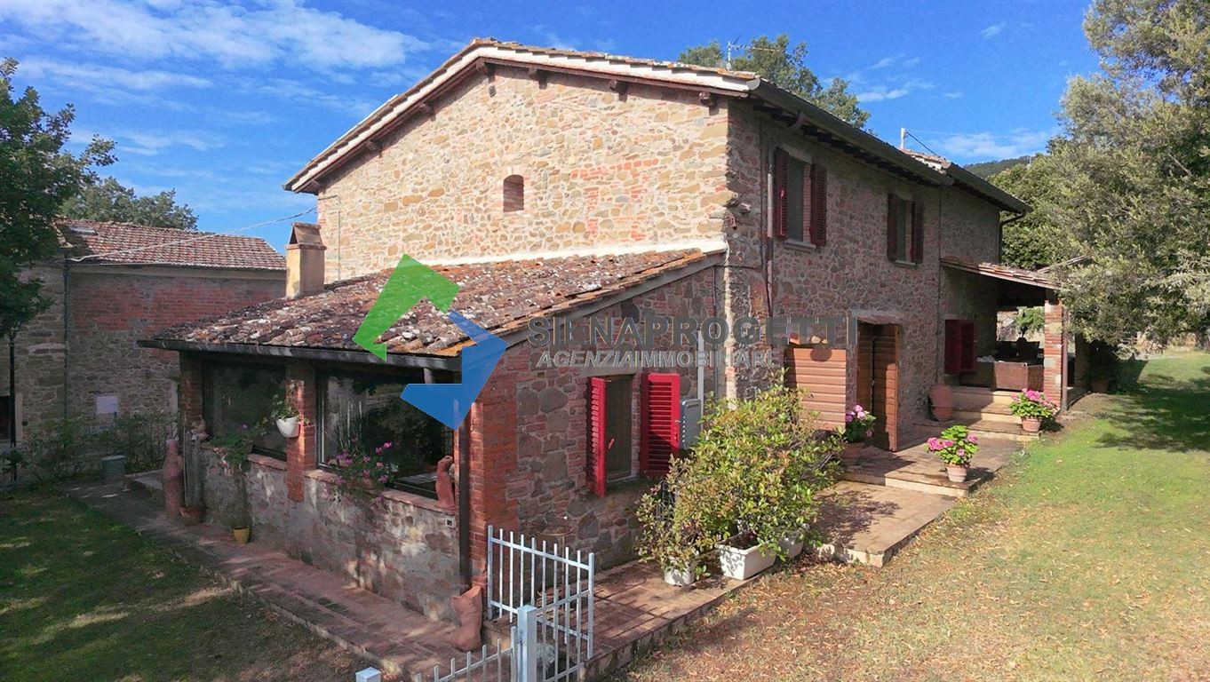 Splendido casale con piscina nella Val d’Ambra, Toscana