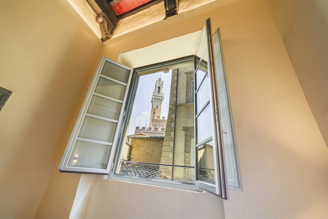 SIENA, CENTRO STORICO. Elegante appartamento a soli 100 mt da Piazza del Campo