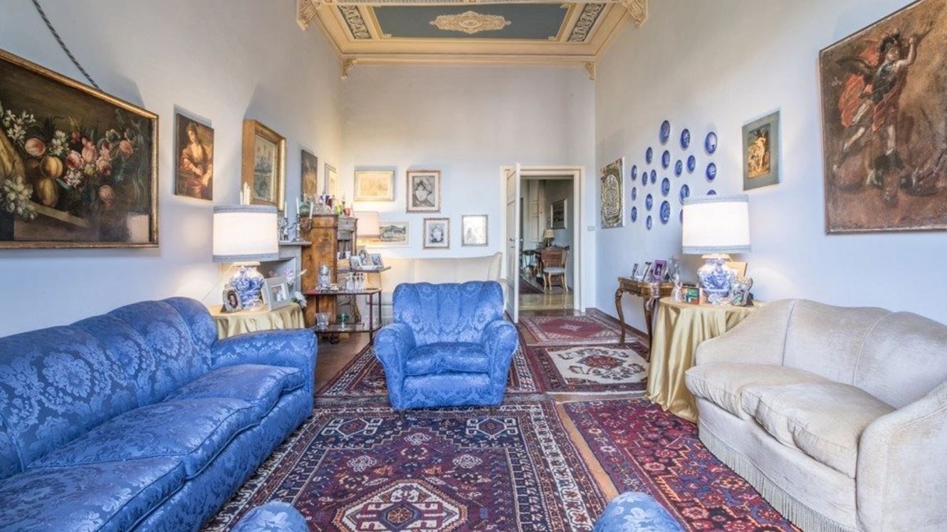 Prestigioso appartamento in palazzo notificato nel centro storico di Siena