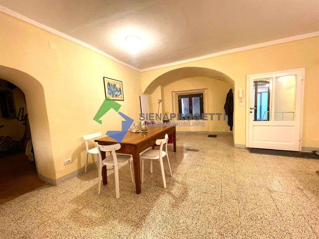 Appartamento ristrutturato nel centro storico della Città di Siena. Richiesta €. 290.000 Trattabili