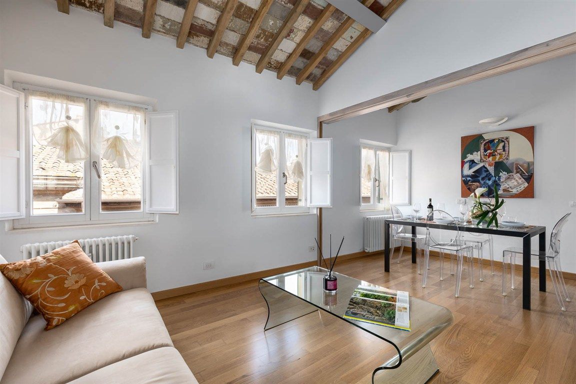 Siena centro, appartamento ristrutturato con design contemporaneo