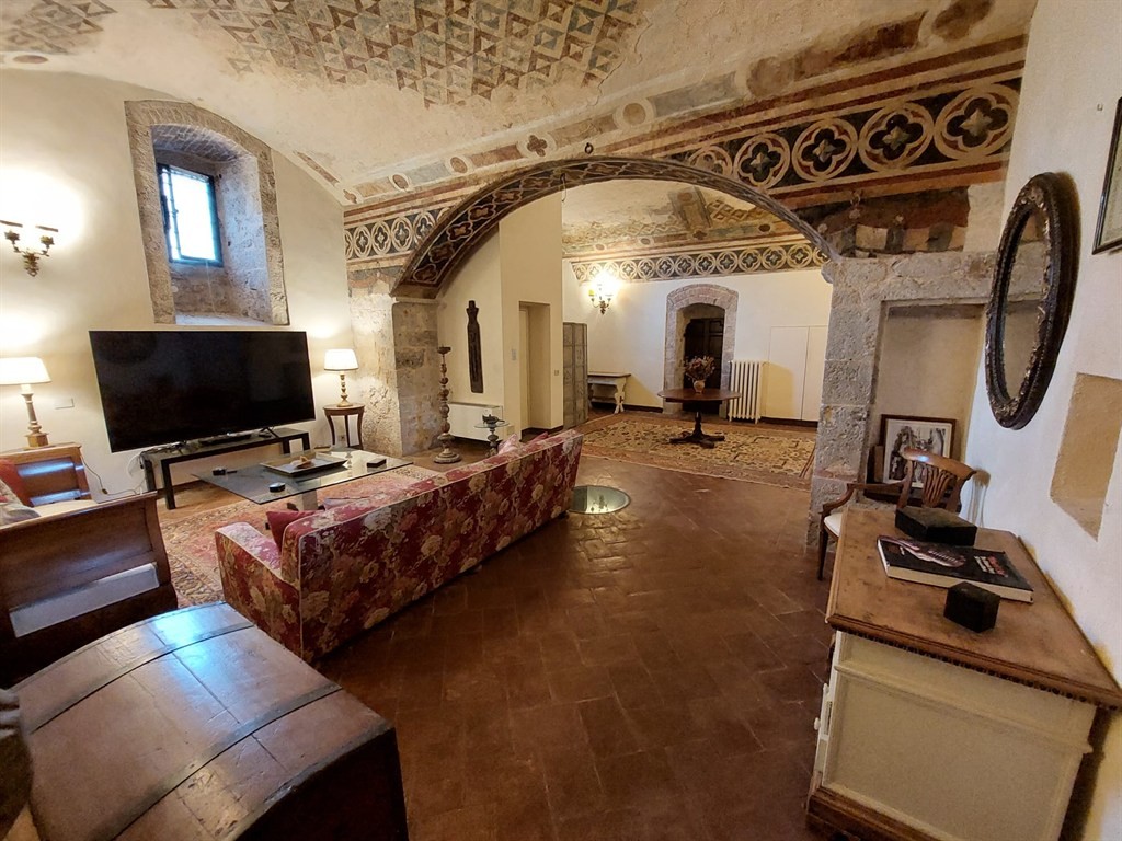 CASTELLO DELLA CHIOCCIOLA - MONTERIGGIONI