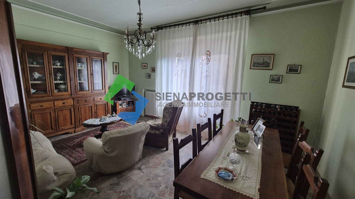 Petriccio, grande appartamento al Piano terra con resede privato di 170 Mq. garage e cantina