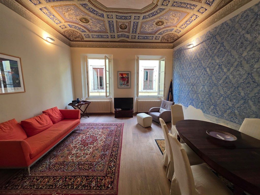 SIENA - CENTRO STORICO appartamento finemente ristrutturato